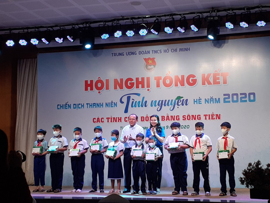 Cụm đồng bằng sông Tiền làm mới, sửa chữa trên 500 km đường nông thôn