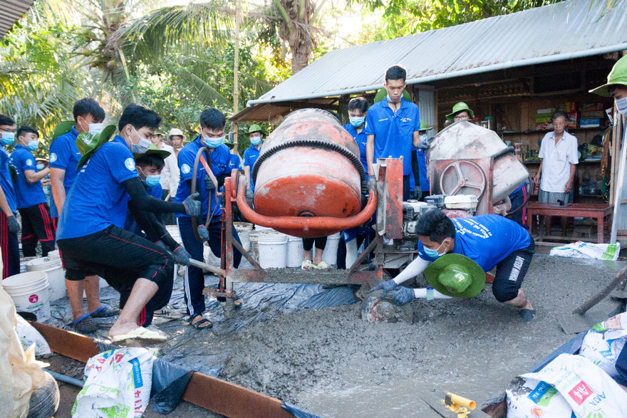 Chiến dịch hè tập trung xây dựng nông thôn mới và Bến Tre xanh