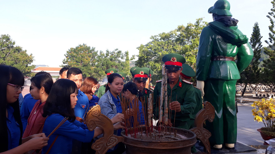 Tuổi trẻ An Giang tri ân anh hùng liệt sỹ