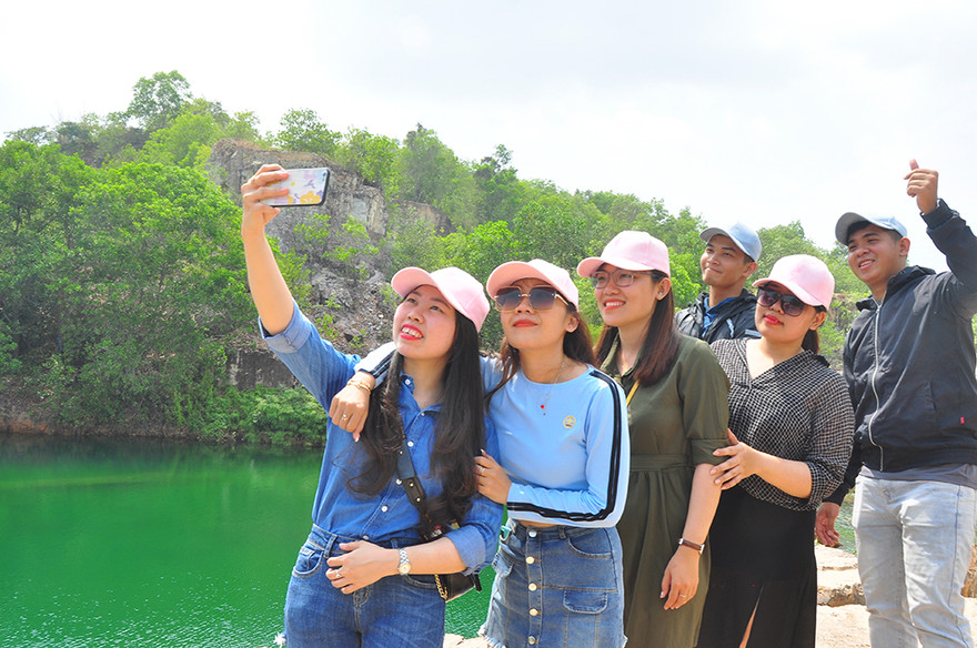 Khám phá 'Tuyệt tình cốc' miền Tây đẹp hút hồn giới trẻ