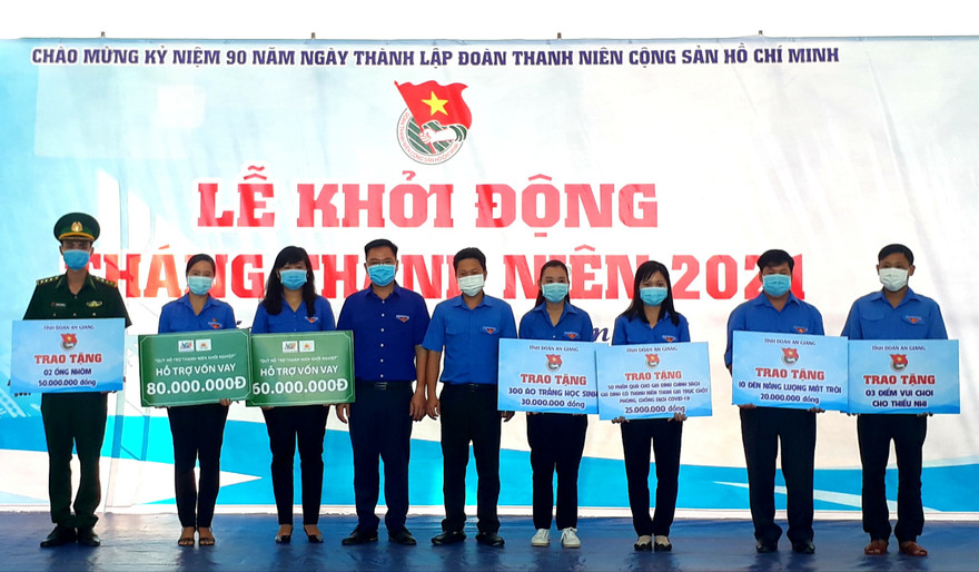 Gần 400 triệu đồng hỗ trợ an sinh xã hội trong ngày ra quân Tháng thanh niên