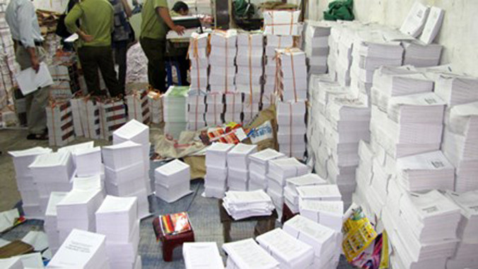 Dù cơ quan chức năng bắt sách lậu liên tiếp, nó vẫn sống tốt