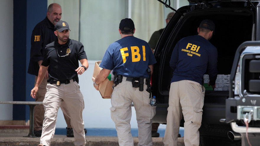 FBI khám xét nhà ở của ông Cain, người được cho là đã gửi các thông tin quan trọng đến Quốc hội và Bộ Tư pháp Mỹ