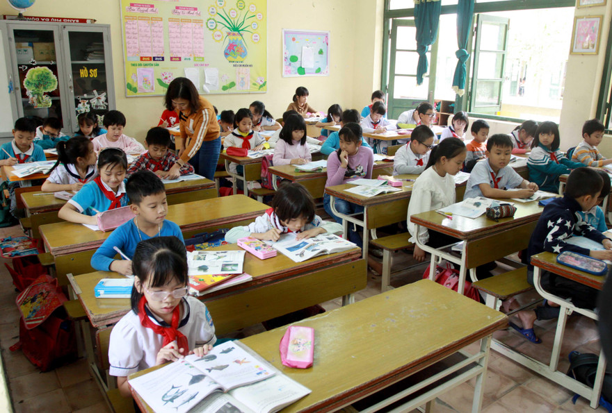 Đến chiều 29/3, hầu hết phụ huynh đã hết lo lắng và đưa con đến trường học bình thường - Ảnh: Hoàng Long