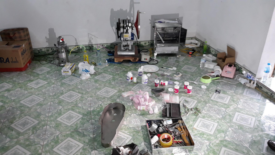 Xưởng sản xuất ma tuý tổng hợp bị triệt phá - Ảnh: Hoàng Long