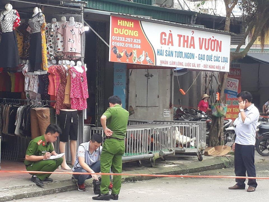 Chủ ki ốt Hinh Dương và con rể là nghi phạm hành hung ông H tử vong - Ảnh: Linh Khánh