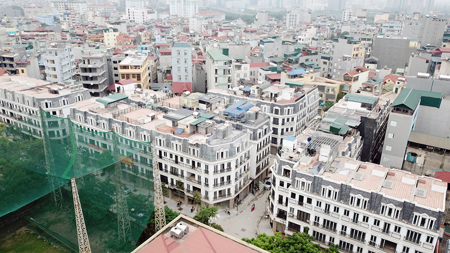 UBND quận Nam Từ Liêm kiến nghị Sở Xây dựng tạm đình chỉ công tác đối với ông Chu Văn Đức - Đội trưởng TTXD quận để làm rõ trách nhiệm liên quan trong một số công trình vi phạm trên địa bàn.