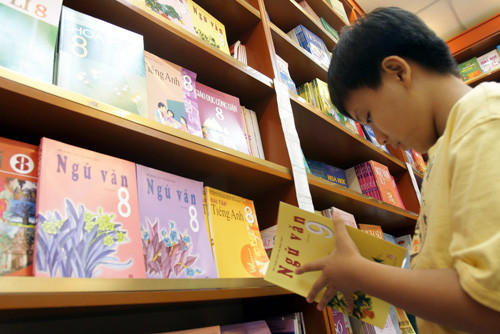  SGK hiện hành thực hiện theo một quy trình ngược, gây ra nhiều vấn đề về chất lượng - Ảnh: Đào Ngọc Thạch 