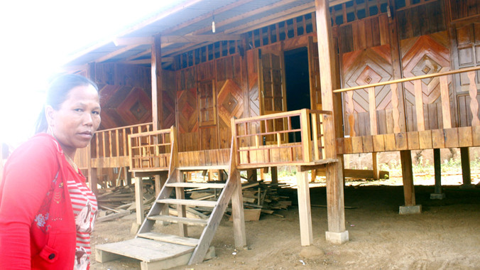 Ngôi nhà sàn với kiến trúc mới của Bí thư xã Raih Đưm. Ảnh: Nguyễn Thành