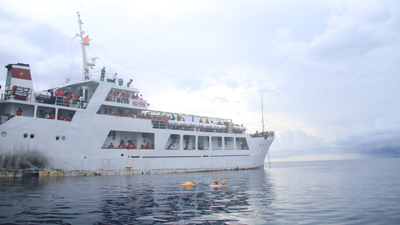 HQ996 trong Hành trình tuổi trẻ vì biển đảo quê hương năm 2013. Ảnh: Trường Phong. 