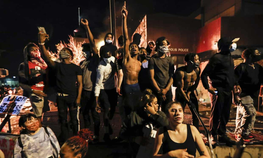 Mỹ lo ngại số ca mắc COVID-19 tăng vọt do biểu tình