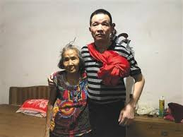 Ngồi tù oan 27 năm, người đàn ông Trung Quốc đòi bồi thường 76 tỷ đồng 