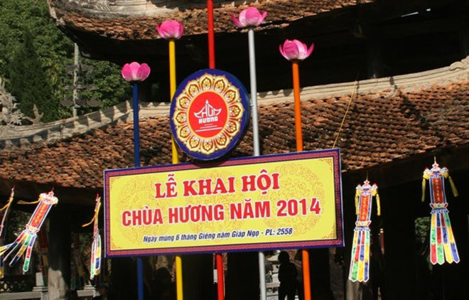 Dự kiến, mùa lễ hội năm nay, Chùa Hương sẽ thu hút 1,4 triệu lượt khách (tính từ mồng 2 Tết đến rằm tháng 3 âm lịch).Ảnh Infonet