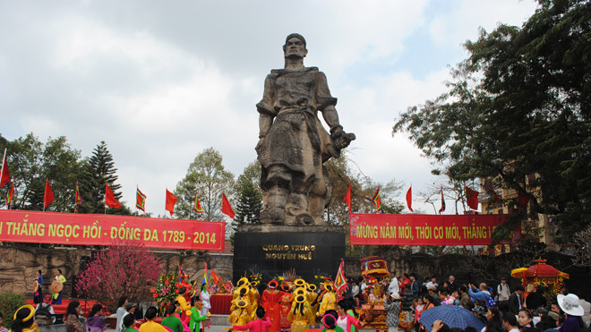 Hàng vạn người đến dự lễ hội kỷ niệm chiến thắng Ngọc Hồi - Đống Đa. ảnh: Minh Tuấn