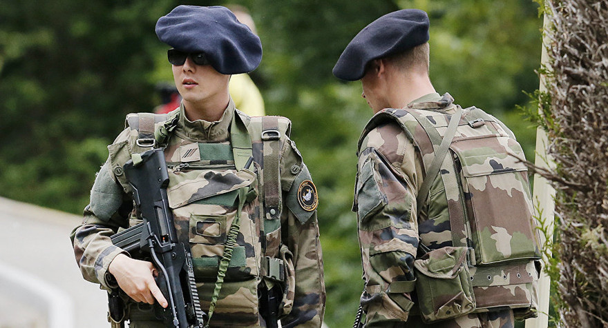 Quân lính Pháp. Ảnh: AP