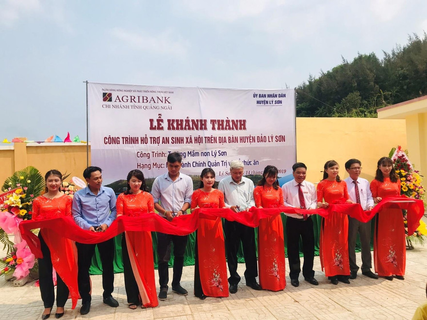 Lễ khánh thành trường mần mon Lý Sơn.