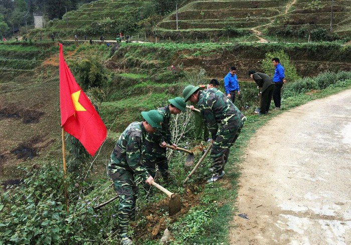 Chương trình sẽ trồng 3.000 cây xanh ở khu vực biên giới. Ảnh: Trung Dũng