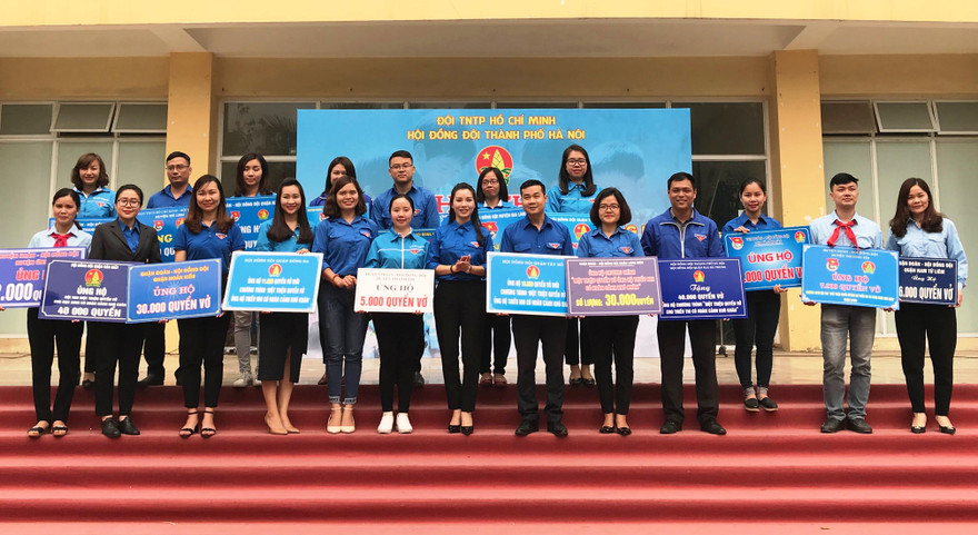 Các cơ sở Đoàn - Đội ủng hộ tại chương trình