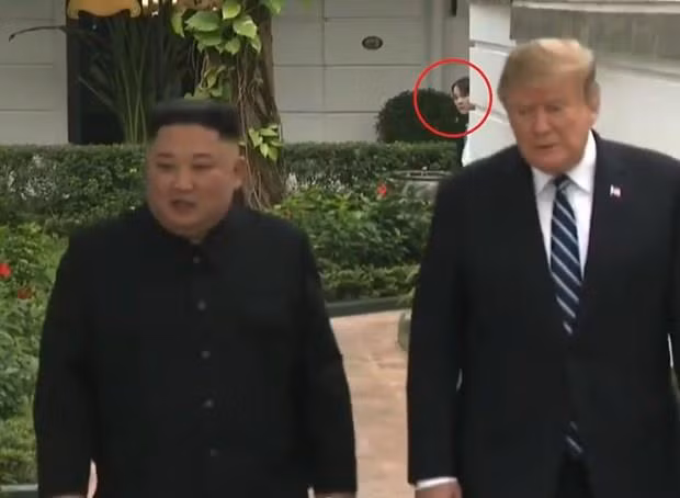Bà Kim Yo-jong luôn theo sát nhà lãnh đạo Triều Tiên Kim Jong Un .