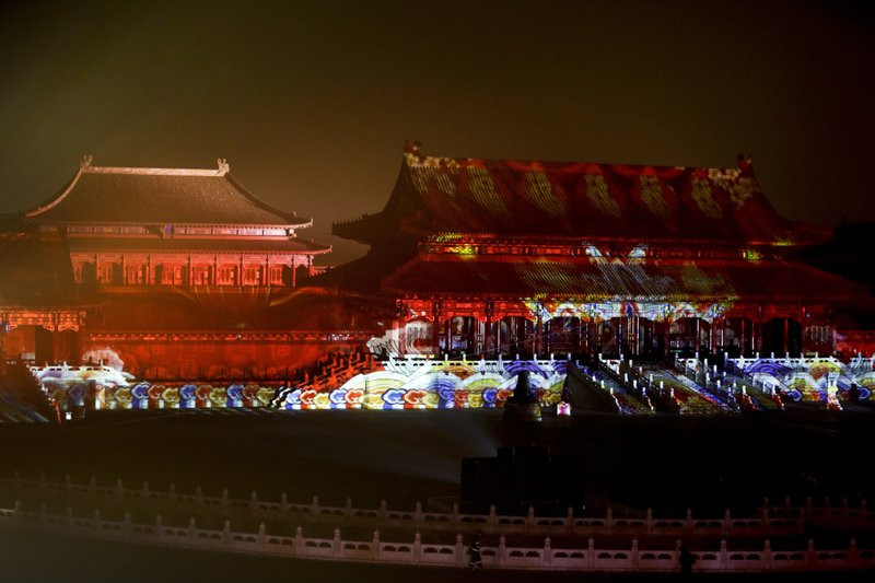 Tử Cấm Thành lung linh trong Lễ hội đèn lồng dịp rằm tháng Giêng