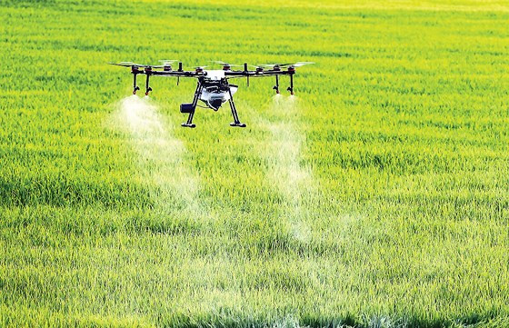 Thiết bị bay phun thuốc bảo vệ thực vật.