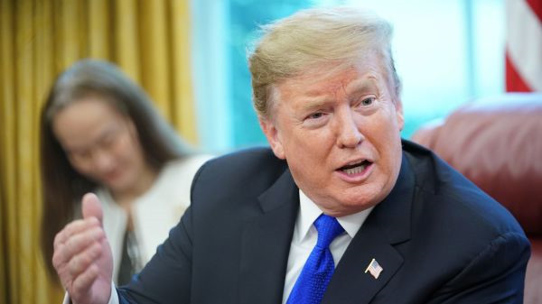 Tổng thống Mỹ Donald Trump phát biểu trong cuộc gặp với Phó thủ tướng Trung Quốc Lưu Hạc tại Phòng Bầu dục của Nhà Trắng, Washington, Mỹ. Ảnh: AFP/Getty.