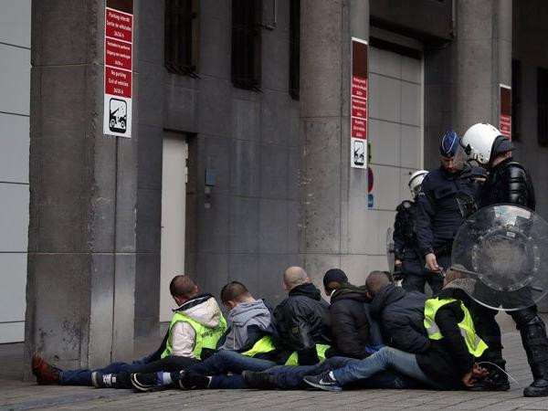 450 người bị bắt giữ trong biểu tình ngày 8/12 tại Bỉ. Ảnh: AP
