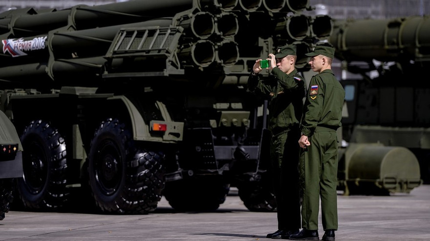 Quân đội Nga cấm sử dụng điện thoại thông minh