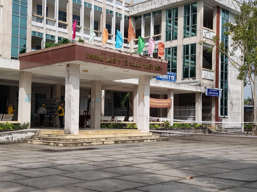 Kỷ luật Giám đốc Trung tâm y tế tiêm vắc xin cho người dưới 18 tuổi ở Cần Thơ