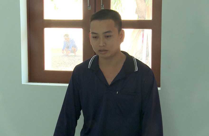 Trần Văn Kha tạm cơ quan công an.