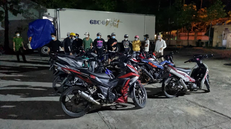 Nhóm thanh niên tụ tập đua xe trái phép bị bắt giữ