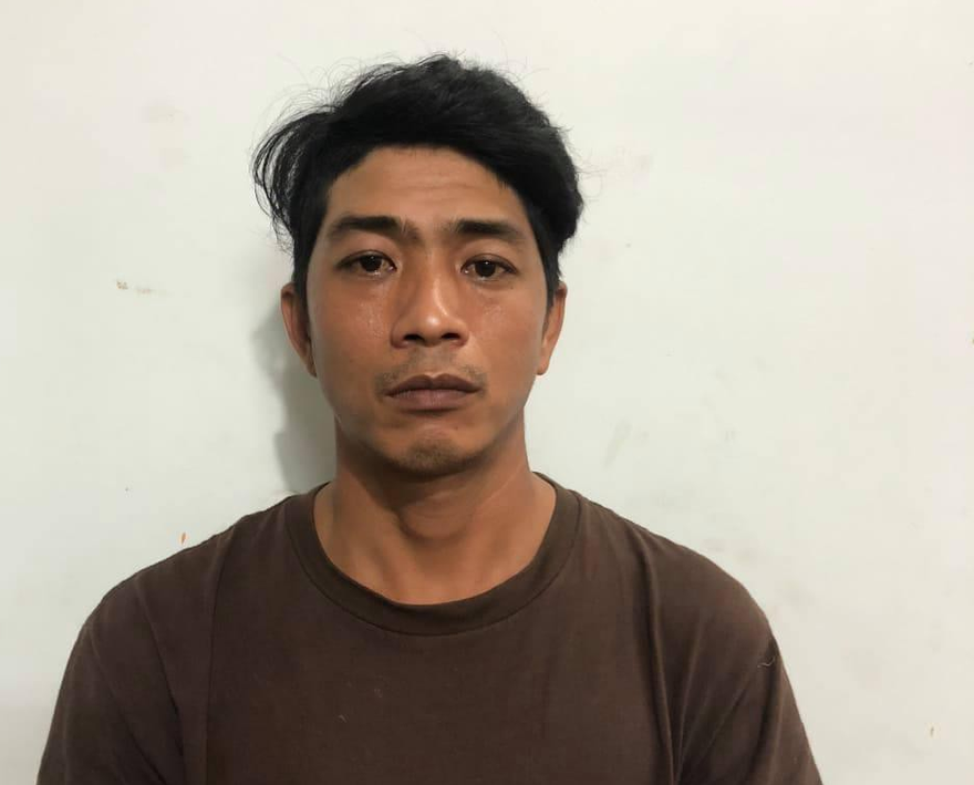 Thiếu nợ cờ bạc, gã thợ sơn đâm chủ nhà, giúp việc trọng thương để cướp tài sản 