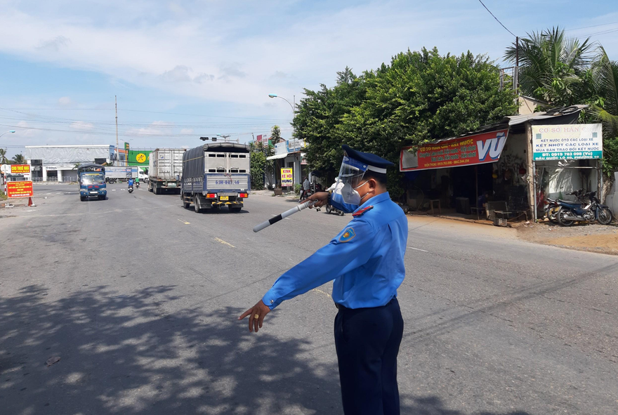 Tiền Giang yêu cầu người dân hạn chế ra đường trong khoảng thời gian từ 19h hôm trước đến 5h sáng hôm sau.