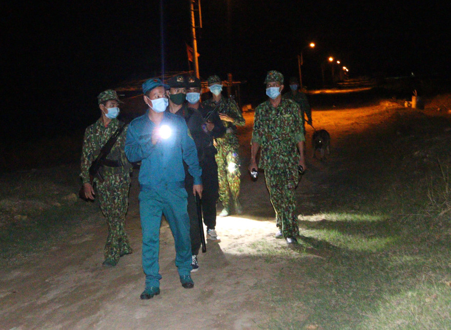 Lực lượng biên phòng, công an tăng cường tuần tra kiểm soát, ngăn chặn người nhập cảnh trái phép.