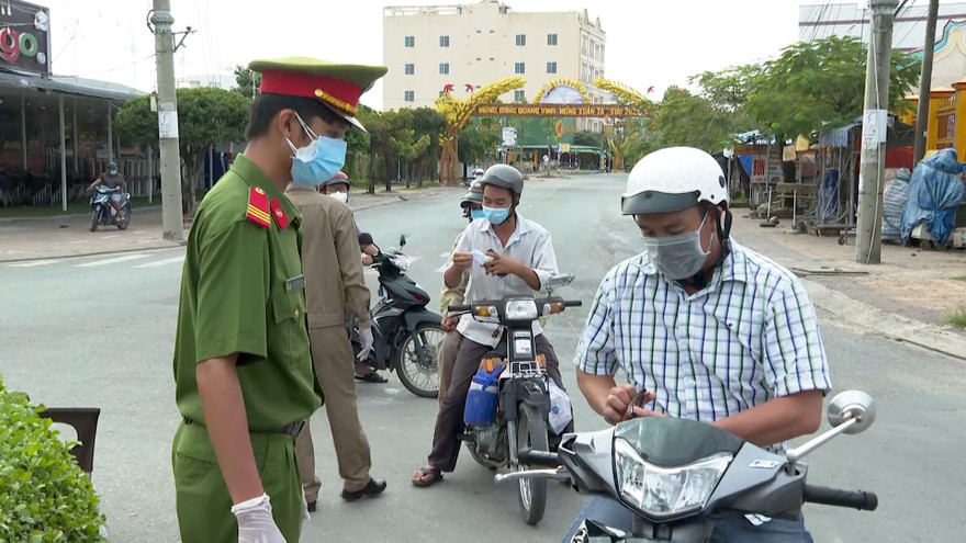 Bạc Liêu hạ cấp độ dịch, Hậu Giang chấn chỉnh biểu hiện lơ là phòng chống dịch của cán bộ