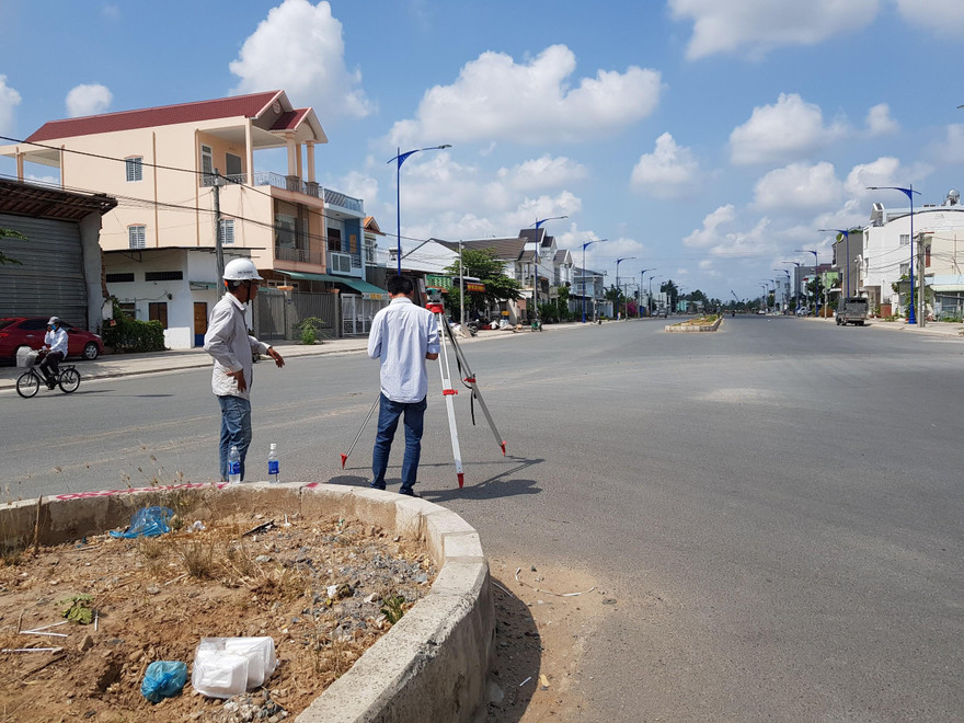 Các đơn vị đang kiểm tra cao trình gói thầu CT3-PW-2.5.