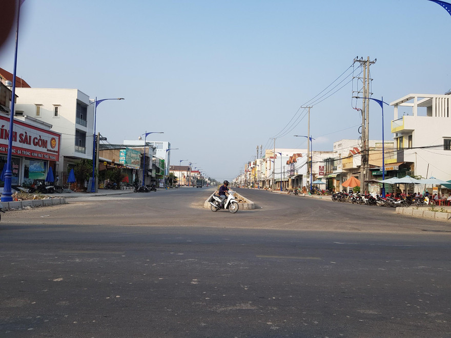 Đoạn đường giáp với CMT8 thuộc gói thầu CT3-PW-2.5 được người dân phản ánh cao trình khá thấp.