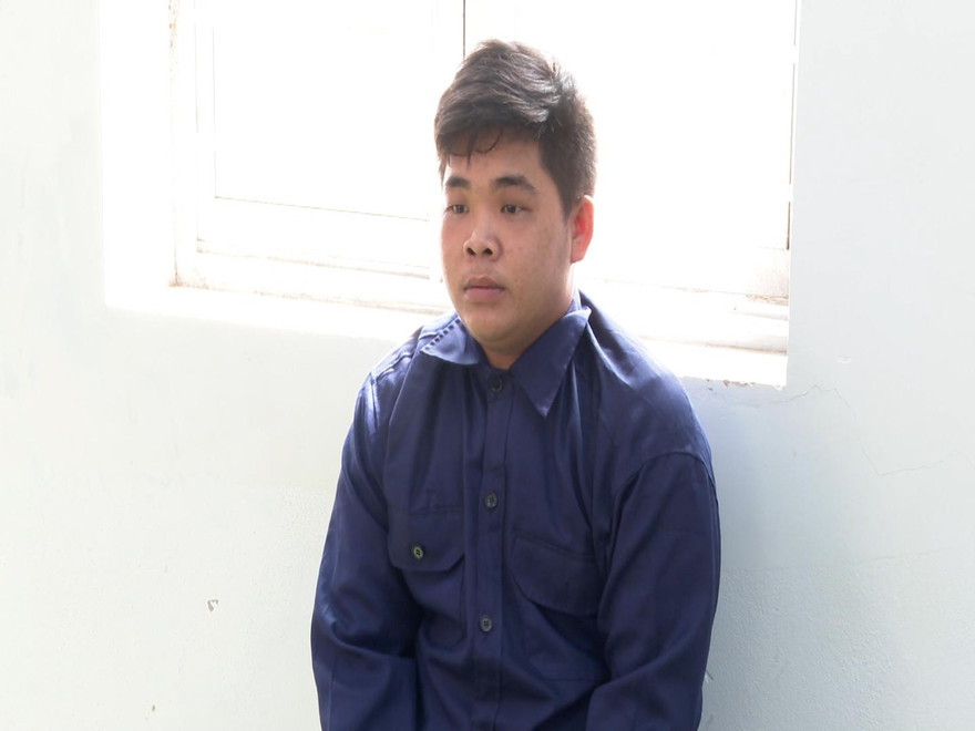 Một học sinh nhiều lần trộm tiền của gia đình để 'cống' cho nhóm côn đồ