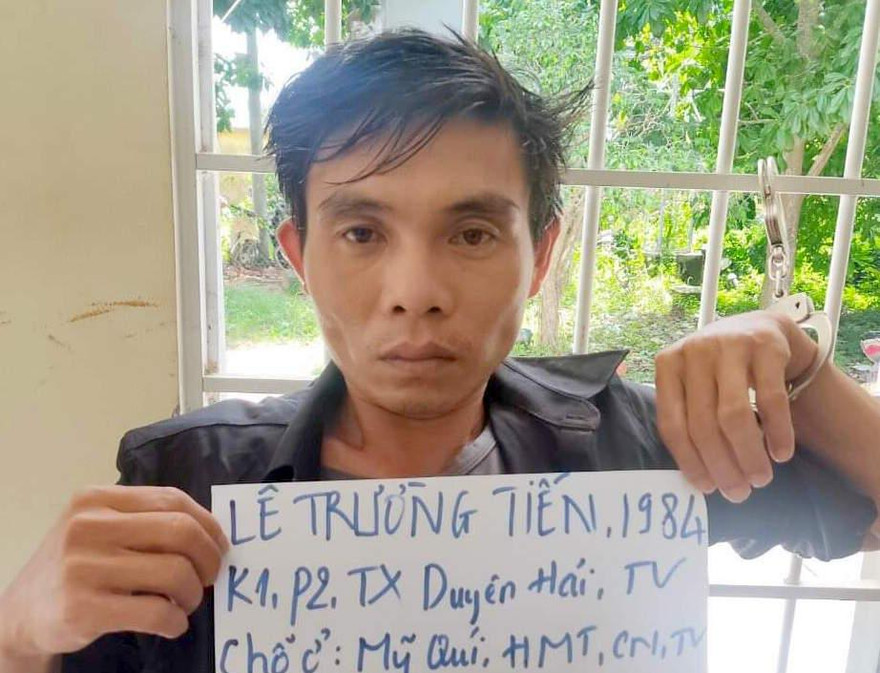 Bắt đối tượng cầm dao khống chế đòi cưỡng hiếp hai cô gái