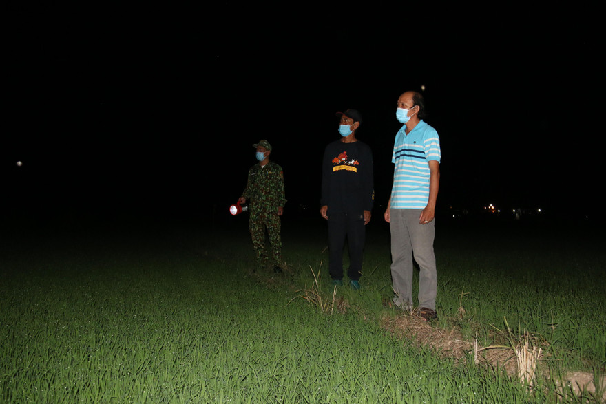 Giáo viên vùng biên tham gia chống dịch COVID -19