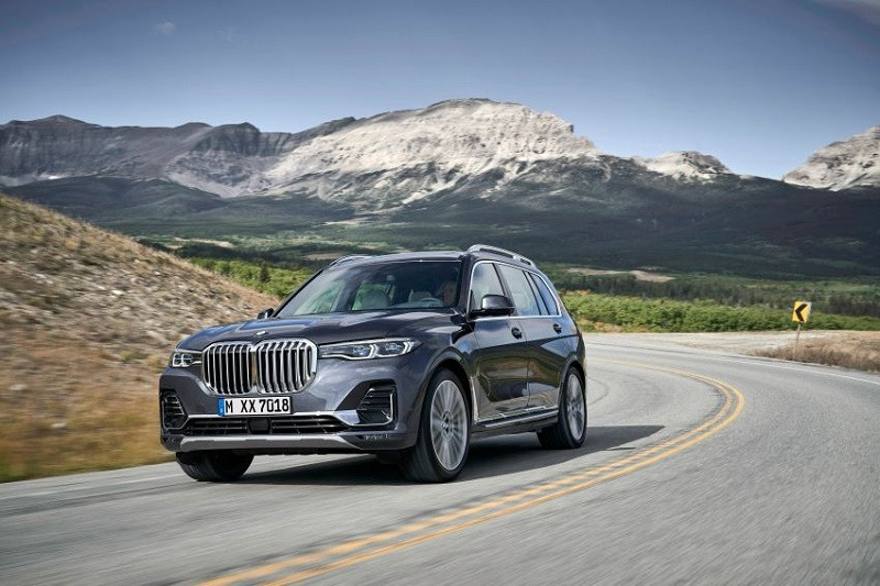 BMW X7 chính thức lộ diện.