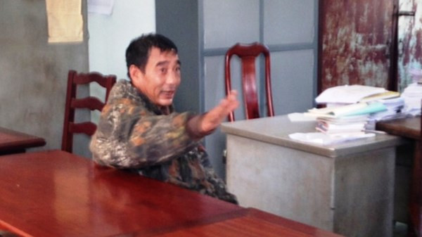 Đối tượng Long tại trụ sở công an. Ảnh: Việt Văn.