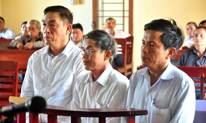 Các bị cáo tại tòa. Ảnh: Dân Trí.