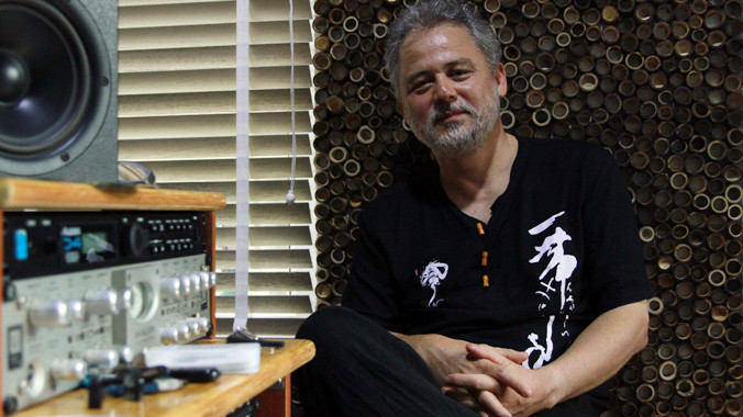 Nguyễn Nhất Lý tại Studio Phù Sa, Hà Nội, tháng 7/2014. Ảnh: N.M.Hà