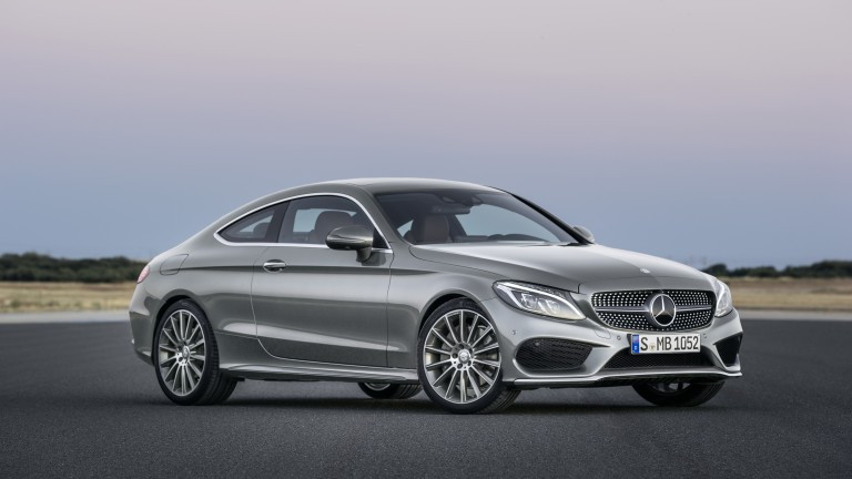 Hàng loạt xe Mercedes gian lận khí thải?