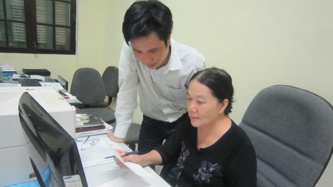 Tuổi 63, kỹ sư Nguyễn Thị Nguyệt vẫn miệt mài với công tác nghiên cứu. Ảnh: nhân vật cung cấp