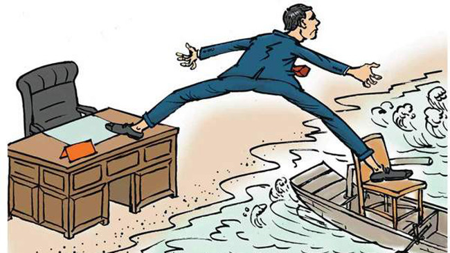 Quan tham Trung Quốc tìm cách chạy trốn ra nước ngoài. Tranh: China Daily