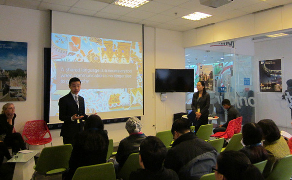 Ông Minh Trần trong buổi thuyết trình báo cáo chỉ số thành thạo tiếng Anh toàn cầu cuối tuần qua ở Hà Nội