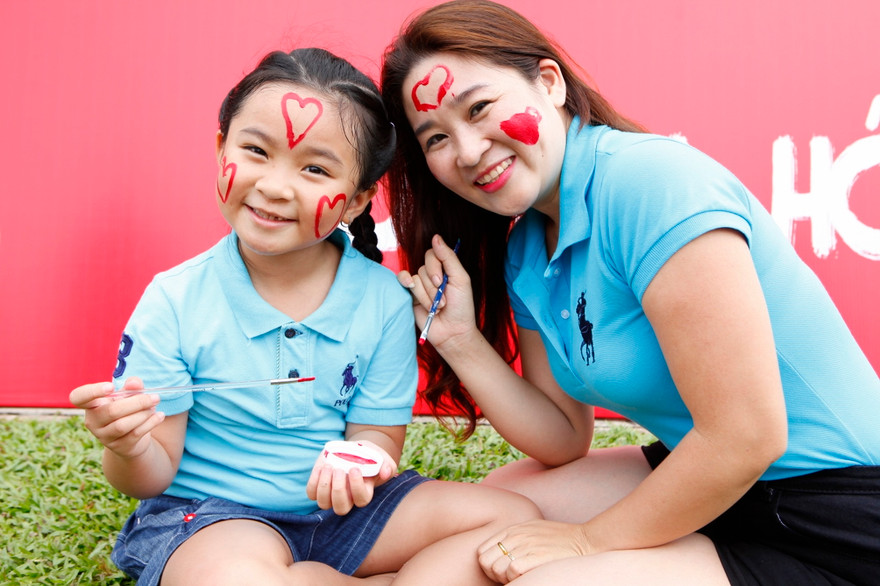 OMO và những hoạt động khuyến khích bé vui chơi lấm bẩn