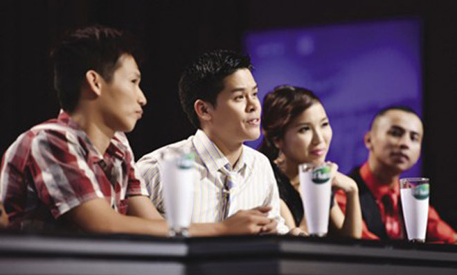 John Huy Trần chấm Ngôi sao Việt. 